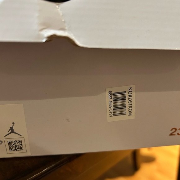 AIR JORDAN 1 LOW SE SPLIT SNEAKERS - Picture 11 of 13